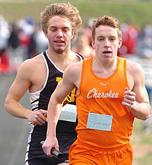 Chris Applegate anchors 4 X 1600m